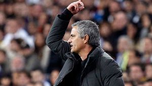 'Specialul' îi trimite bezele lui Chelsea!** Mou: "Ne vedem în finală!"