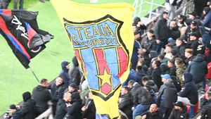 „Am semnat cu Steaua pe 5 ani”. Fotbalistul Craiovei şi doi jucători de top, care apoi au ajuns la Dinamo, au avut contracte parafate cu formația roş-albastră