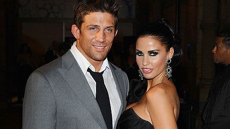 Fosta soție a luptătorului Alex Reid, la un pas de un nou divorț