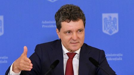 Nicușor Dan a trimis legea la CCR. Decizia președintelui României poate schimba definitiv fotbalul și sportul din țara noastră