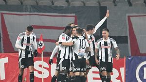 Îi dă bătăi de cap lui Dan Petrescu. Secretul specialistului din derby-urile U Cluj - CFR