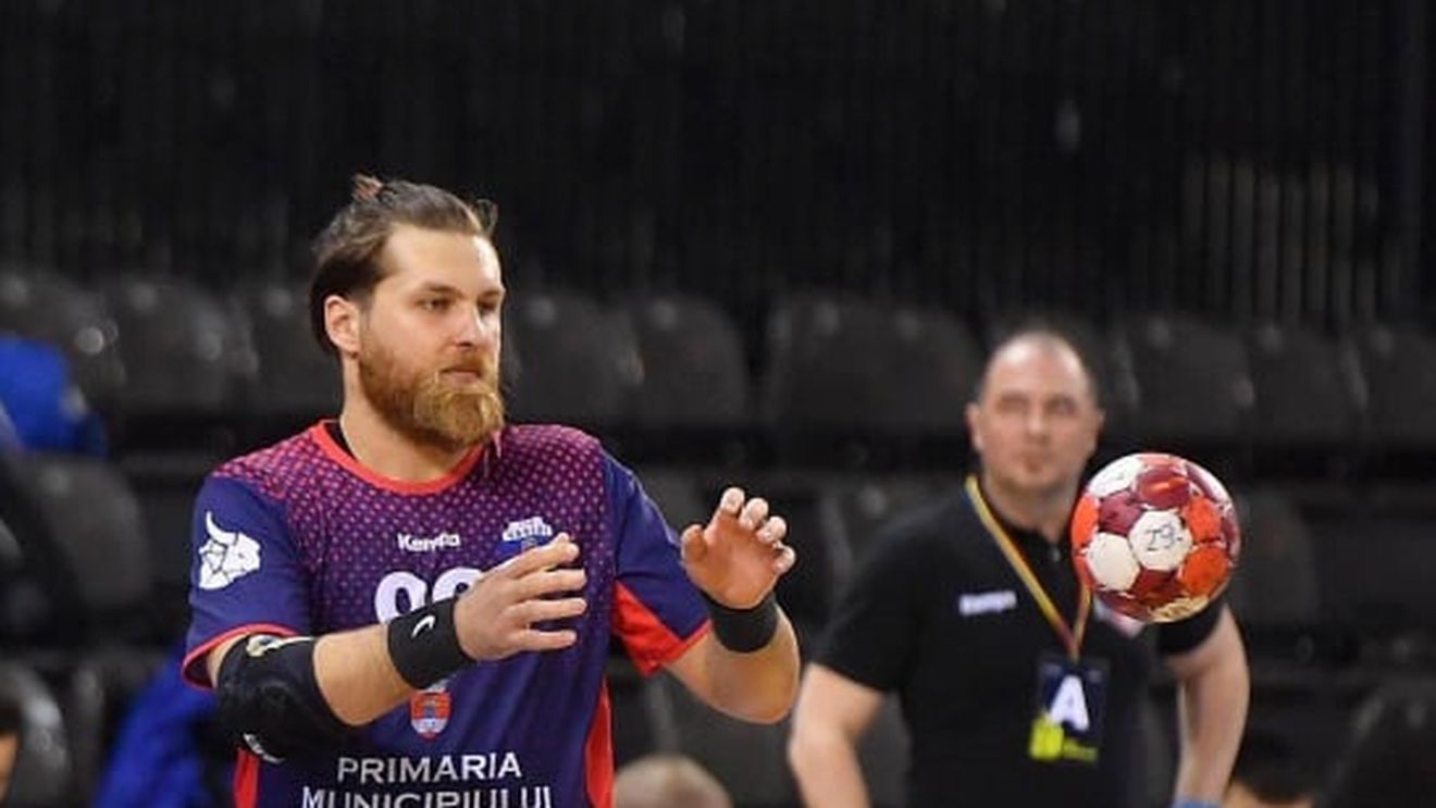 Trei handbaliști reclamă faptul că au fost păcăliți de nou-promovata CSM Alexandria. „Am venit la echipă, ne-am luat apartamente cu chirie, iar după 3 zile am fost dați afară”