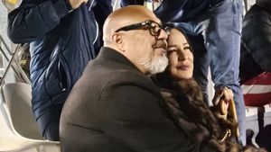 Afaceristul israelian al cărui fiu joacă în naționala României vrea să cumpere clubul din Superliga cu un grup de politicieni cunoscuți ca Tăriceanu, Blejnar și Falcă