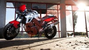 Frumoasă și bestie!** BMW F800R este o motocicletă care satisface orice poftă