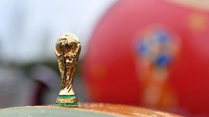 FOTO | "Captură" impresionantă a polițiștilor din Argentina! 1,5 kilograme de droguri, ascunse în replici ale Cupei Mondiale