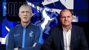 Antrenorul din Superliga a fost demis şi acum trece la atac. Cum a fost lăsat de izbelişte de şefii săi şi transferurile ciudate care i-au distrus strategia: „De ce au dat afară cel mai bun atacant înainte de meciul cu FCSB?!”. EXCLUSIV