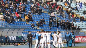Farul acuză că nu a fost lăsată să depună dosarul de licențiere pentru Liga 1, deși a achitat taxele. Tiberiu Curt: ”Până la decizia FRF de zilele trecute, nu ni s-a mai dat posibilitatea”