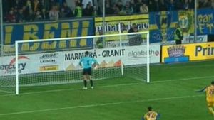 Protest UNIC în LUME la Petrolul - Voința! S-a întors cu spatele și nu s-a mișcat la penalty-ul bătut de Oprița! Decizia arbitrului: 'galben' și repetarea loviturii