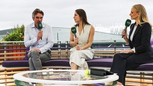 Cine este jurnalista TV care a comis gafa secolului în direct!