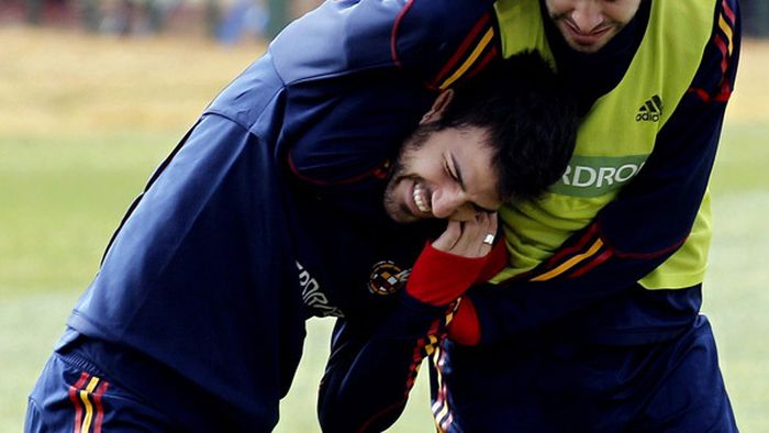 Pique: "E rău pentru Arsenal că Fabregas e la CM! **Se va obișnui prea mult cu jucătorii Barcei"