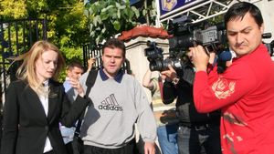 Jos cătușele!**