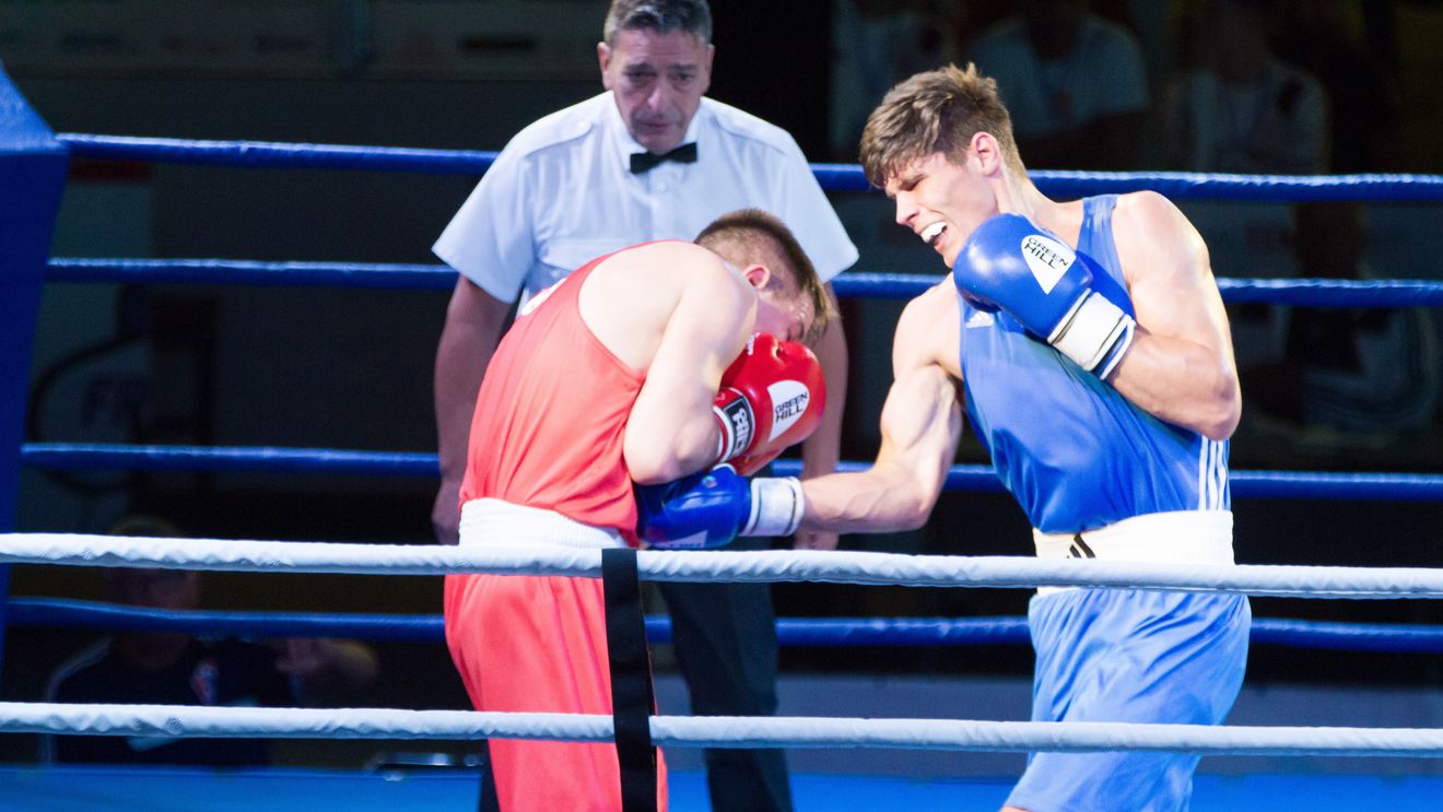 Centura de Aur - Nicolae Linca | Andrei Arădoaie, campionul european la box, a debutat cu victorie pe ringul de la Galați