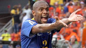 Inter a refuzat o nouă ofertă fabuloasă pentru Maicon! Vezi cum încearcă Real să scadă din preț