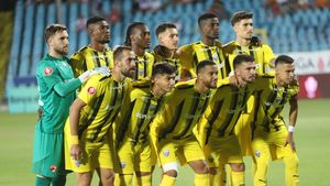 S-a rupt vestiarul lui Dinamo! Sivis, atac fără menajamente la portarul Roșca: „Nu e posibil să luăm gol mereu când adversarii intră în careul nostru”