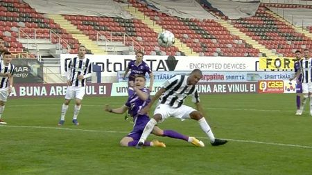 Mai clar nu se poate! FC Argeș a cerut penalty cu Astra Giurgiu, dar Andrei Antonie a închis ochii la faultul lui Boe Kane! Ce s-a întâmplat + Cum s-a revanșat FOTO & VIDEO