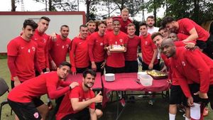 Dinamoviștii îl sărbătoresc pe Rivaldinho cu o zi înainte de derby-ul cu FCSB. Ce mesaj i-a transmis "marele" Rivaldo fiului său