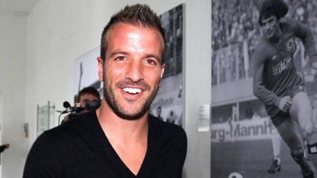 Van de Beek, susținut să lase Ajax și să plece la Real Madrid. Fostul mare jucător al "galacticilor: "M-aș duce și pe bicicletă acolo"