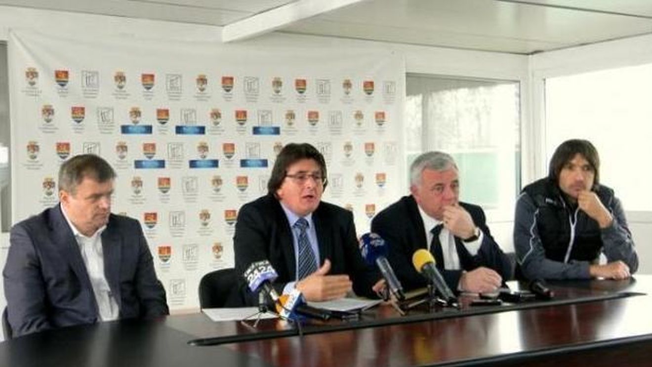 Surpriza primarului Nicolae Robu la prezentarea lui Timofte și Alexa: "ACS Poli a intrat în posesia palmaresului"
