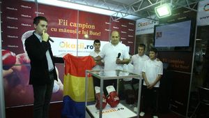 FOTO** Mănușile cu care Bute l-a învins pe Mendy au fost scoase la licitație