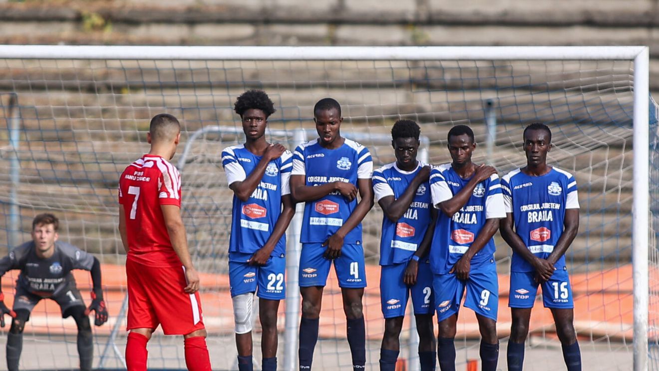 Imaginea zilei în fotbalul românesc vine de la un meci din Liga 3 | FOTO