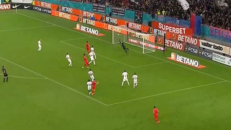 Octavian Popescu, înger și demon în FCSB - Rapid: a înscris un gol fantastic și a reaprins speranțele roș-albaștrilor, după care l-a lovit pe Funsho și a văzut direct cartonașul roșu | VIDEO