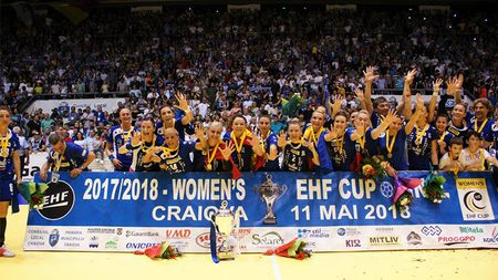 Campioanele EHF, mai puțin o jucătoare, vor primi distincția de "Cetățean de onoare" al Craiovei. Sumele cu care vor fi răsplătite elevele lui Bogdan Burcea
