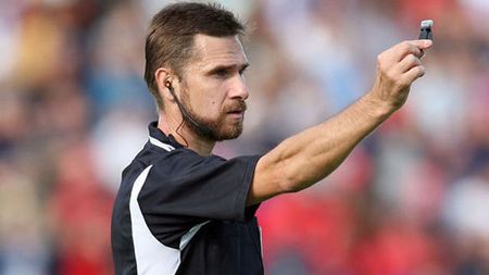 Tudor, "călcat" în picioare de Porumboiu:** "Penalty clar la Ghionea! Regulamentul nu-ți permite să ridici mâinile să zbori"