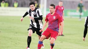 Zona crespusculară:** Steaua a improvizat cu peste 10 jucători pe banda dreaptă în acest sezon! Chipciu e prima "victimă" a situației