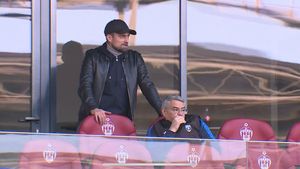 Răsturnare de situație. Dinamo îl ratează pe Gabi Tamaș, care poate semna cu o rivală din play-out! În ce lojă a fost filmat