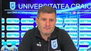 Derby calvar pentru Laszlo Balint! Antrenorul Universității Craiova, extrem de tensionat înaintea duelului care poate fi crucial pentru postul său: „Am ştiut dinainte de a semna”