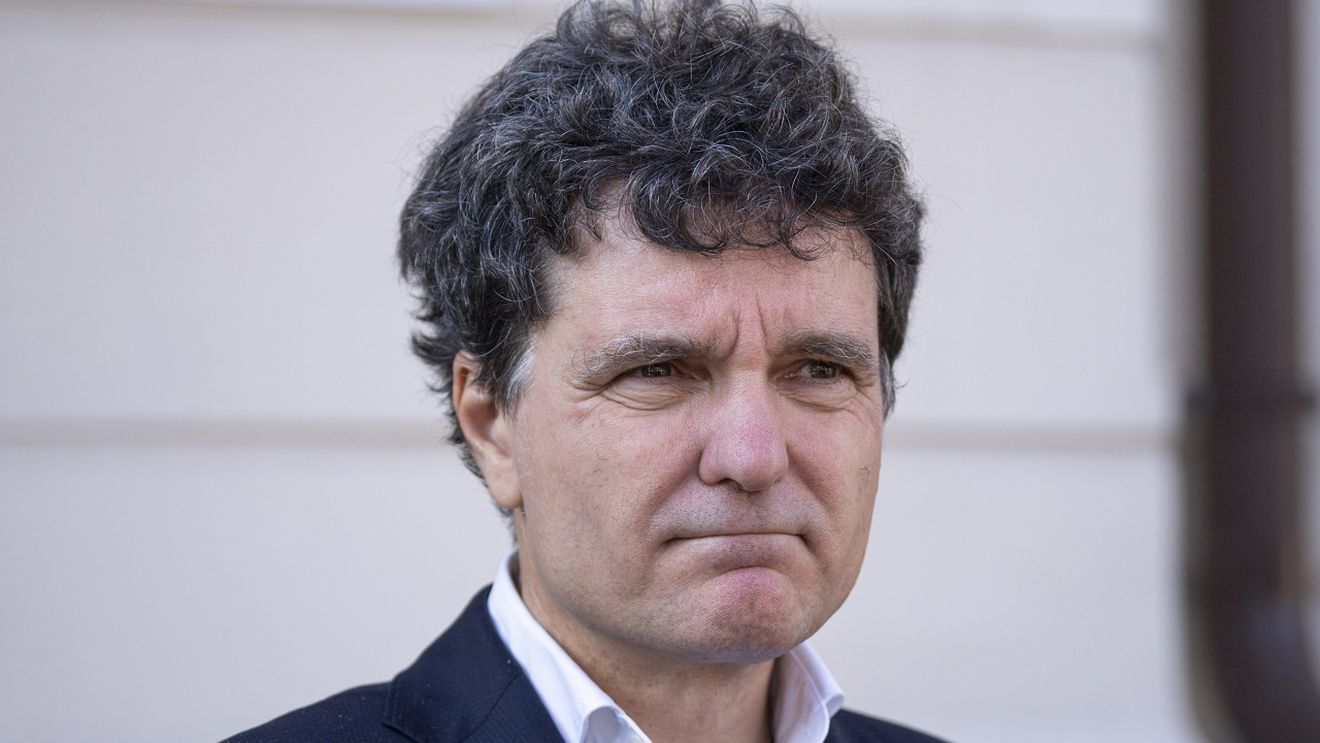 Atac fără precedent împotriva lui Nicușor Dan din partea fostului șef de la Dinamo București. „Nesimțitule, lasă prostiile! Pune becurile că murim”