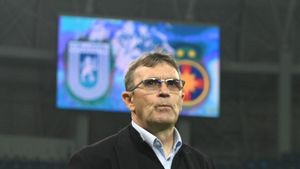 Eugen Neagoe, antrenorul Universității Craiova, nu a mai ezitat și a spus-o clar și răspicat: „Niciodată nu am să le cer jucătorilor să facem jocurile cuiva”