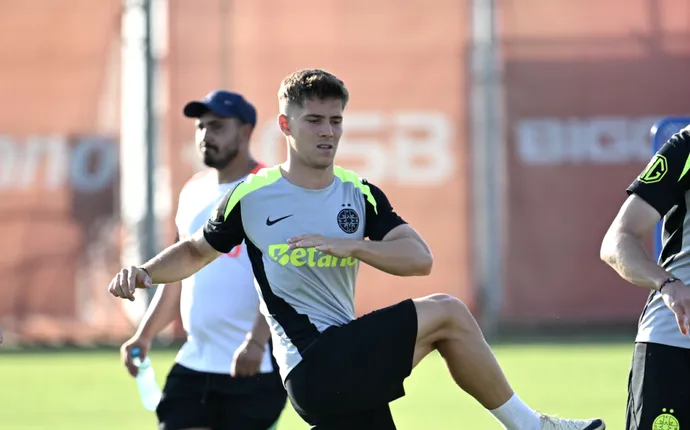 Răsturnare de situație la FCSB: Nu mai pleacă!