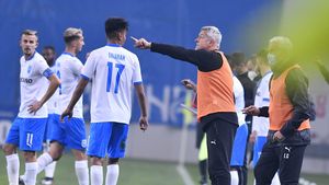 CS Universitatea Craiova - Academica Clinceni 0-1. Echipa lui Cristiano Bergodi a pierdut după 7 victorii consecutive! Raul Rusescu, pasă de zile mari la golul înscris de oaspeți