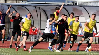 Unirea Alba Iulia trebuie să joace doar în deplasare pentru promovarea în Liga 2. Primul adversar, o echipă pentru care a evoluat actualul antrenor Dragoș Militaru: ”Suntem obligați să facem ce depinde de noi”