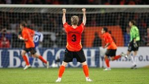 Spectacol cu 2 români în teren și unul pe margine! Șahtior - Cernomoreț 4-0!** Burdujan și Răzvan Raț au fost integraliști