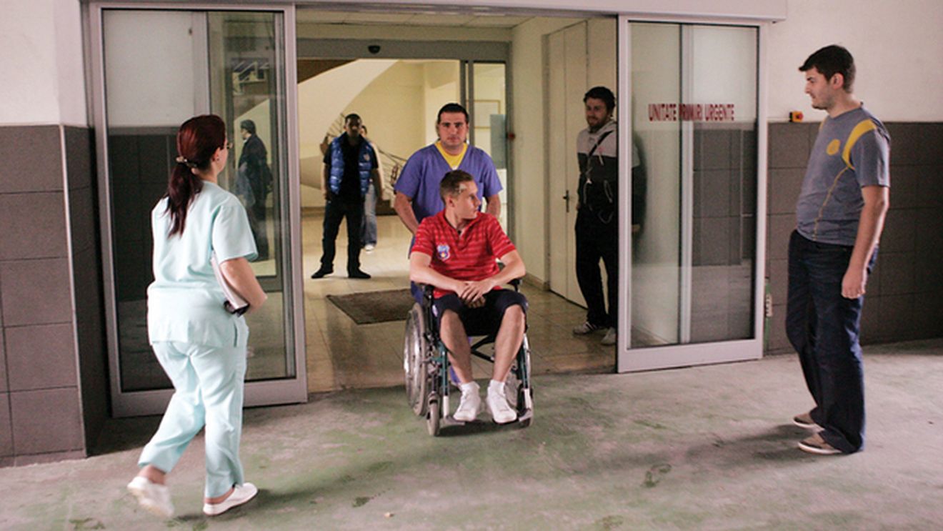 Golanski dă în judecată agresorii