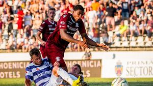 Meciuri unul şi unul în etapa a 23-a a Ligii 2! UTA - Ripensia, Petrolul - Farul, ASU Poli - Rapid sau Argeş - Mioveni, printre atracţiile din weekend. Programul şi televizările