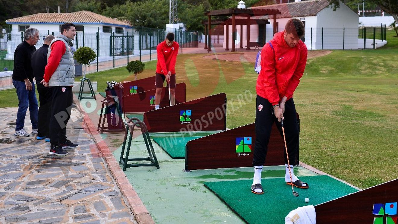 FOTO EXCLUSIV - Grigore, "Tiger Woods" de Ștefan cel Mare. Dinamoviștii au încercat sportul bogătașilor, în Spania
