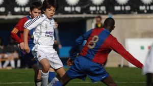 VIDEO** L-au urmărit 5 milioane de fani pe Youtube! Fiul lui Zidane, promovat de Real
