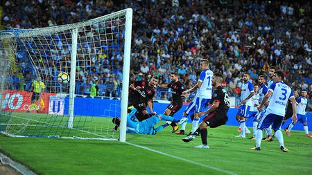 Italienii, impresionați de forța Craiovei! Defensiva lui Mangia a fost remarcată, un singur jucător trecut la 'minusuri': "Ne așteptam la mai mult de la el!"