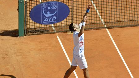 Novak Djokovic** s-a calificat în finala turneului de la Monte Carlo