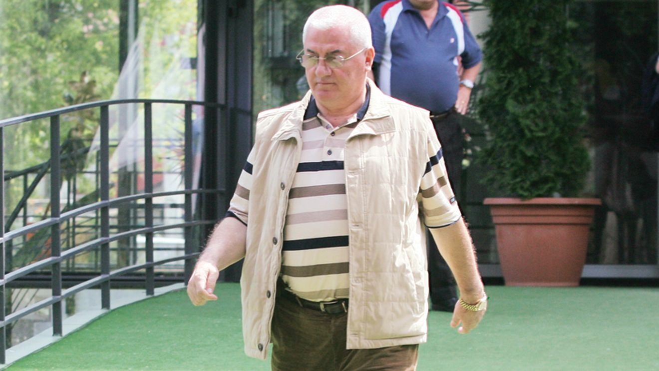 Dragomir acuzat că joacă murdar