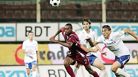 Cesinha zboară spre Saturn