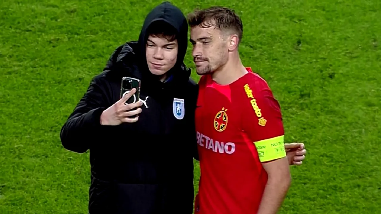 S-a aflat cine e fotbalistul Universității Craiova care și-a făcut selfie cu Darius Olaru! Fanii au turbat și au cerut să fie dat afară imediat, dar surpriza e uriașă: tatăl său a fost un cunoscut jucător al oltenilor!