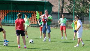 Fetele le-au luat-o înainte! Olimpia Cluj, în "16"-imile Ligii Campionilor, unde au dat peste "BarÃ§a" fotbalului feminin!** Componentele clubului francez, comparate cu Zidane și Ibrahimovic