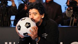 FOTO** Atac prin învăluire! Napoli, "susținută" cu Steaua din Rusia :)