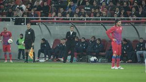 PANICĂ‚ la Steaua înainte de "dubla" cu Twente!** COȘMARUL lui Ilie Stan: s-a "acoperit" pe dreapta, dar are GAURĂ‚ pe alt post