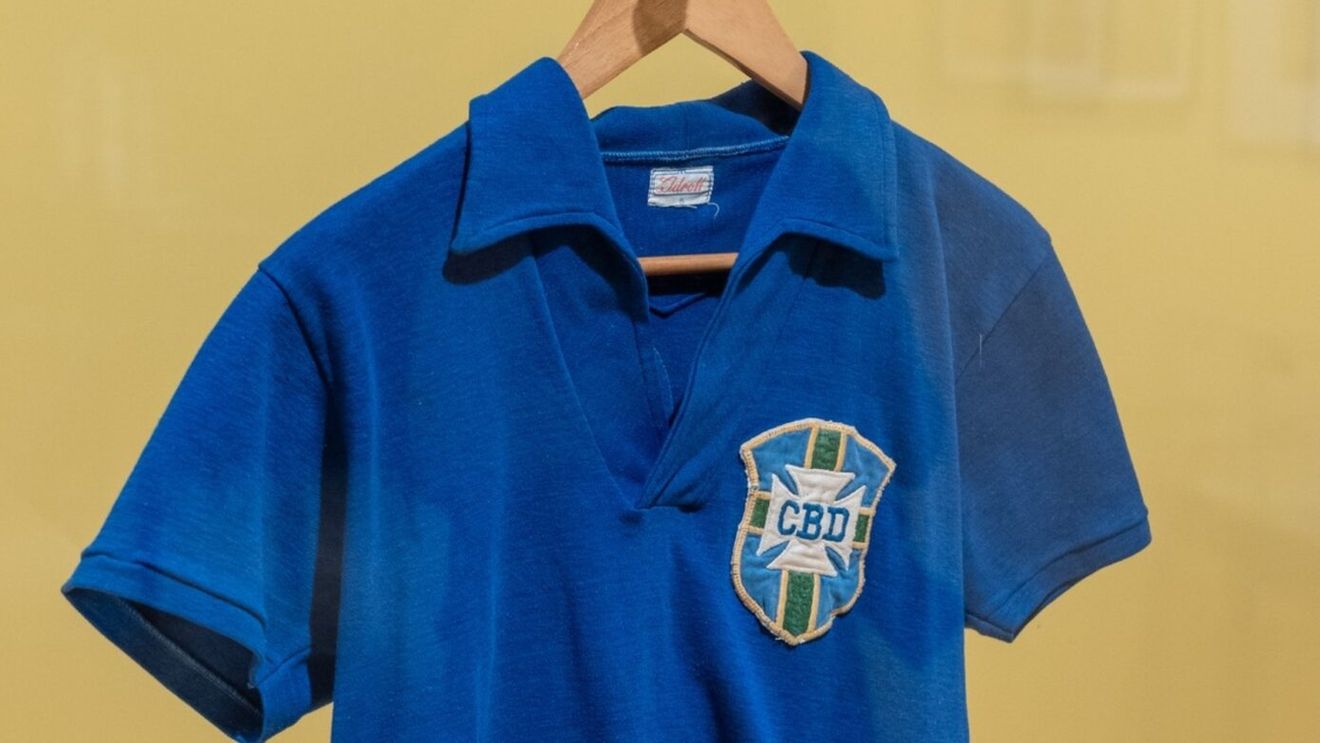S-a vândut cu un preț astronomic tricoul lui Pele, purtat în finala din 1958