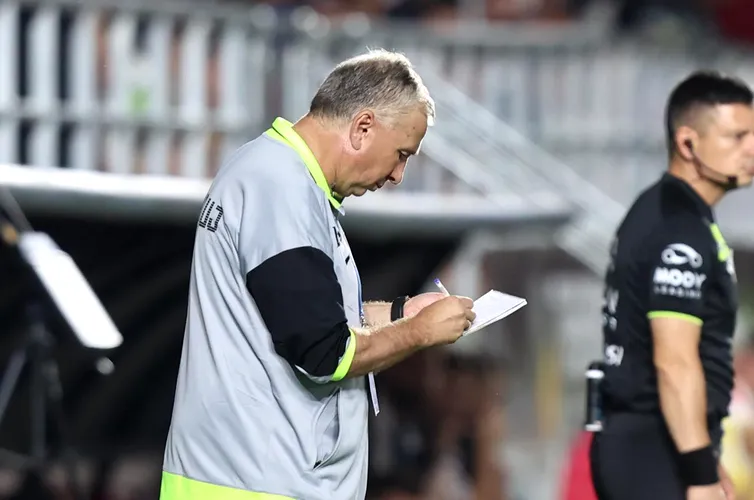Dan Petrescu a numit vinovatul pentru golul primit de la Rapid